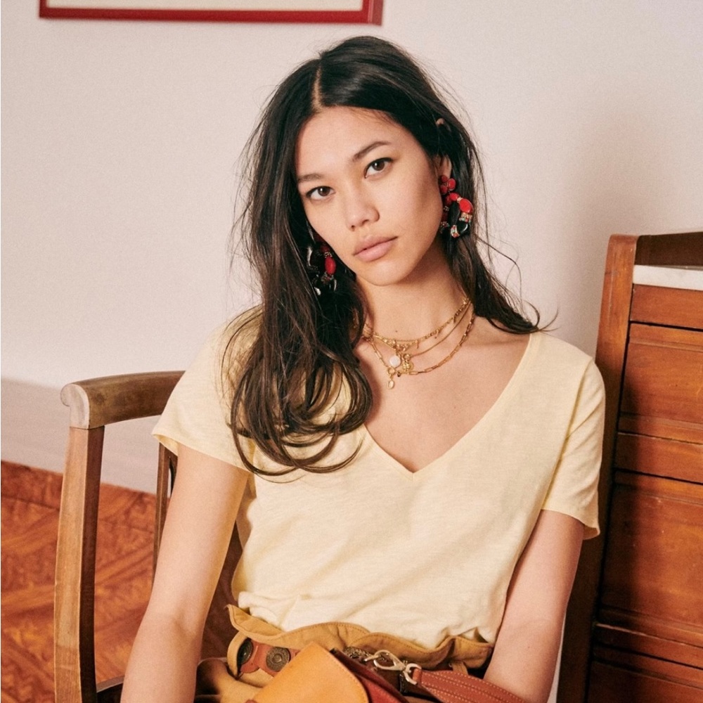 Sézane Malcolm tee in yellow citrine, size M